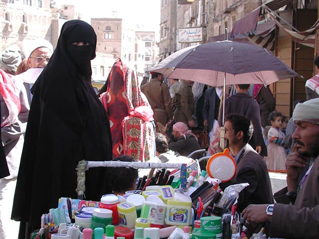 Adaptations of Yemeni Traditional Clothing